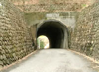 不思議なトンネル